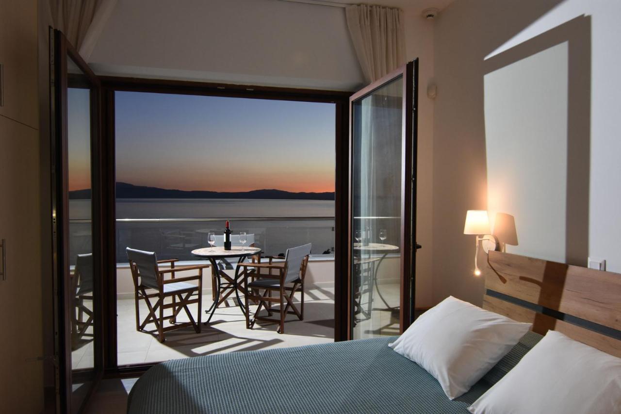 Villa Dafni - Infinite Sea Vistas With Private Pool Kalamata Exteriör bild